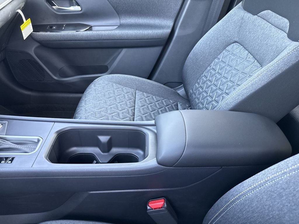 New 2026 Nissan Kicks SV - photo - 24