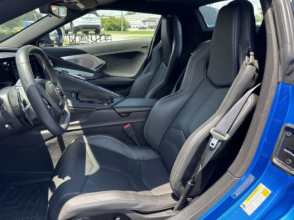 Pre-Owned 2025 Chevrolet Corvette Stingray - photo - 19