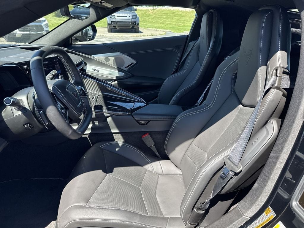 Pre-Owned 2025 Chevrolet Corvette Stingray - photo - 19