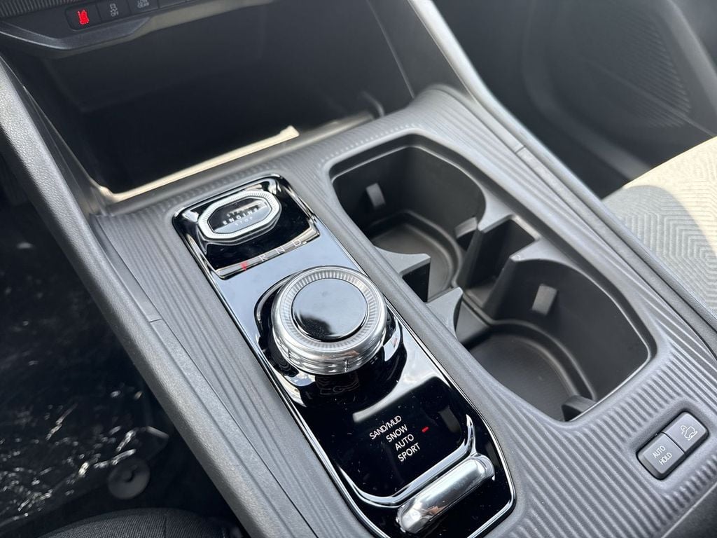 New 2026 Jeep Cherokee Laredo - photo - 25