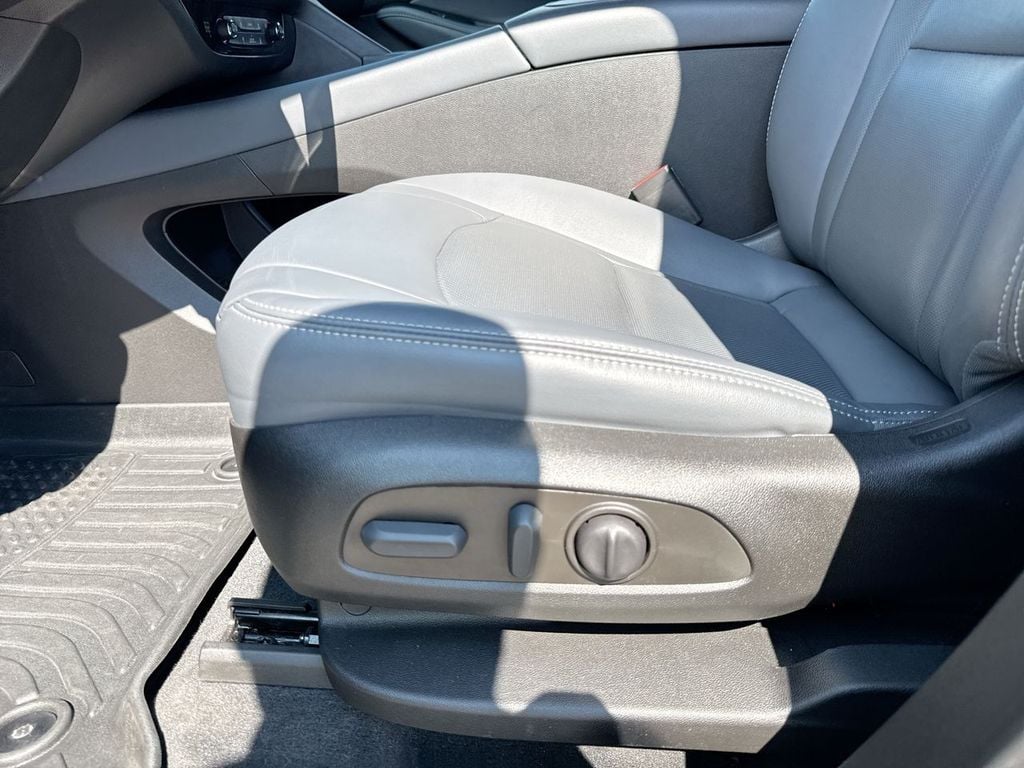 Pre-Owned 2023 Buick Enclave Essence - photo - 23