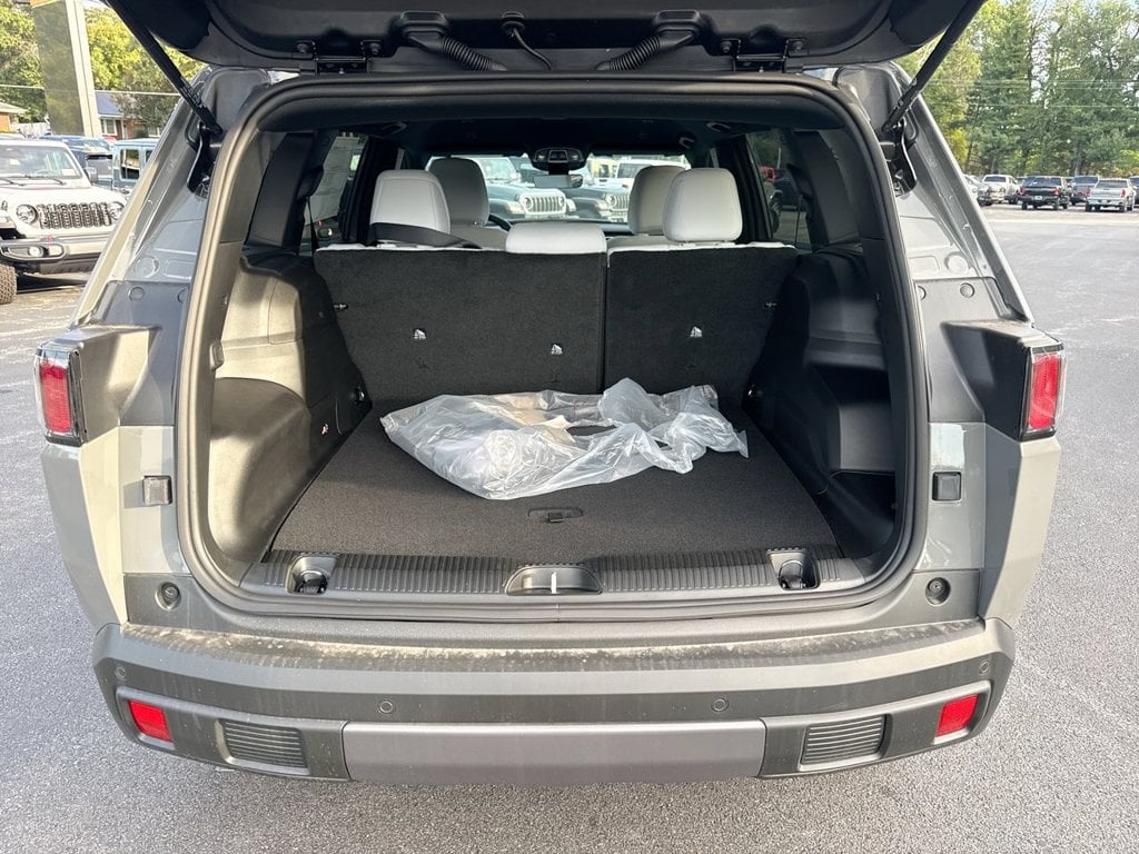 New 2026 Jeep Cherokee Laredo - photo - 16