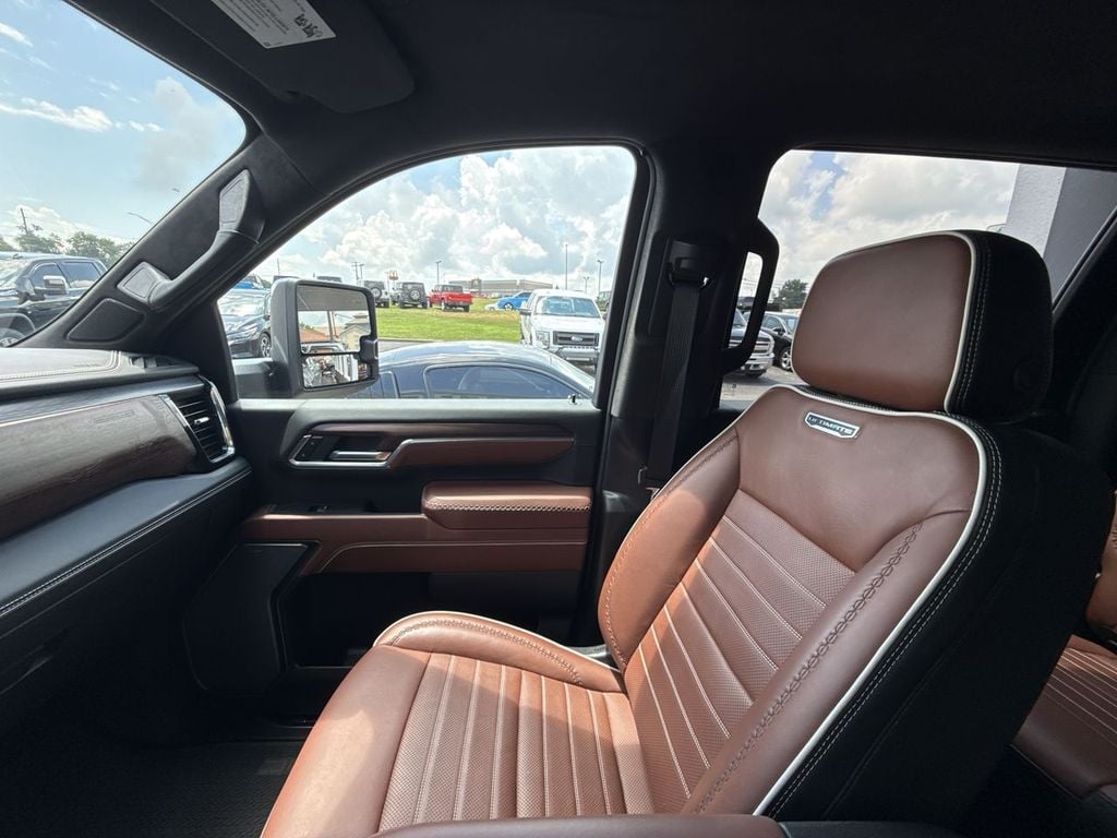Pre-Owned 2025 GMC Sierra 2500HD Denali Ultimate - photo - 30
