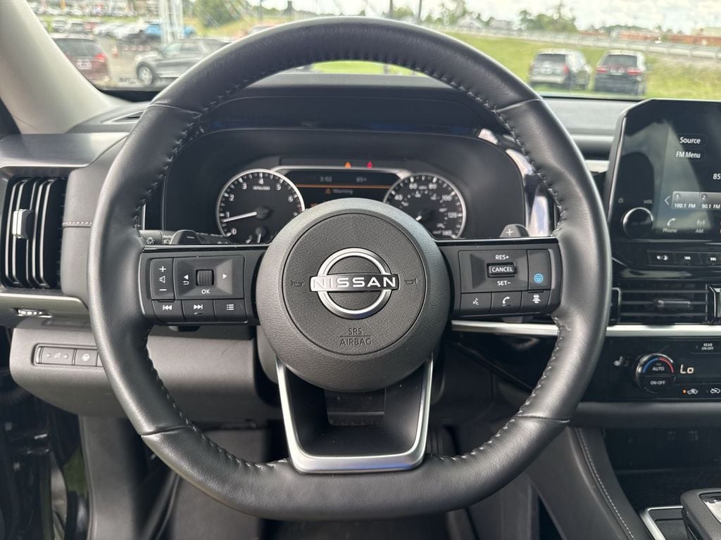 Pre-Owned 2024 Nissan Pathfinder SL - photo - 24