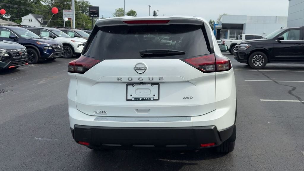 New 2026 Nissan Rogue SV - photo - 5