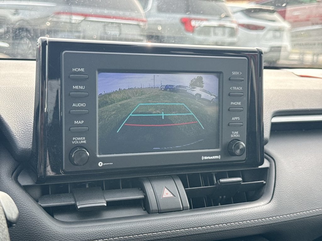 Pre-Owned 2021 Toyota RAV4 LE - photo - 27