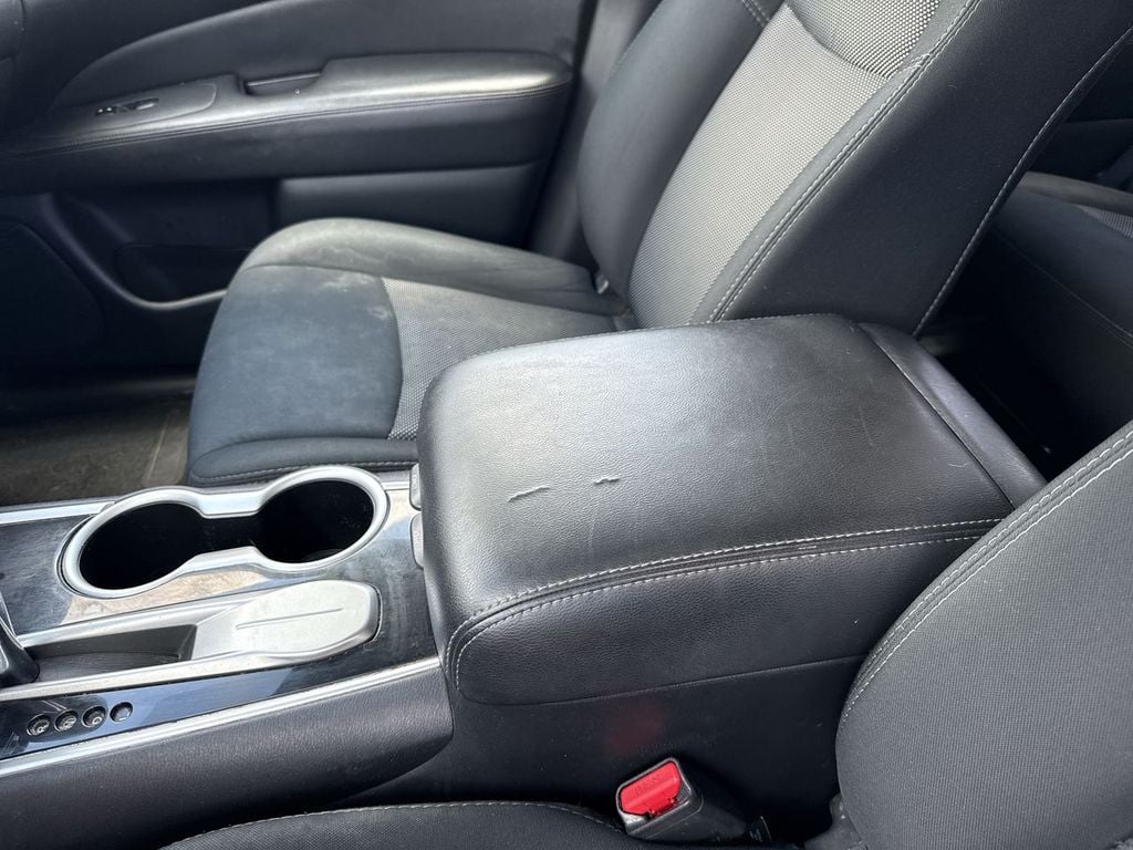 Pre-Owned 2018 Nissan Pathfinder S - photo - 25