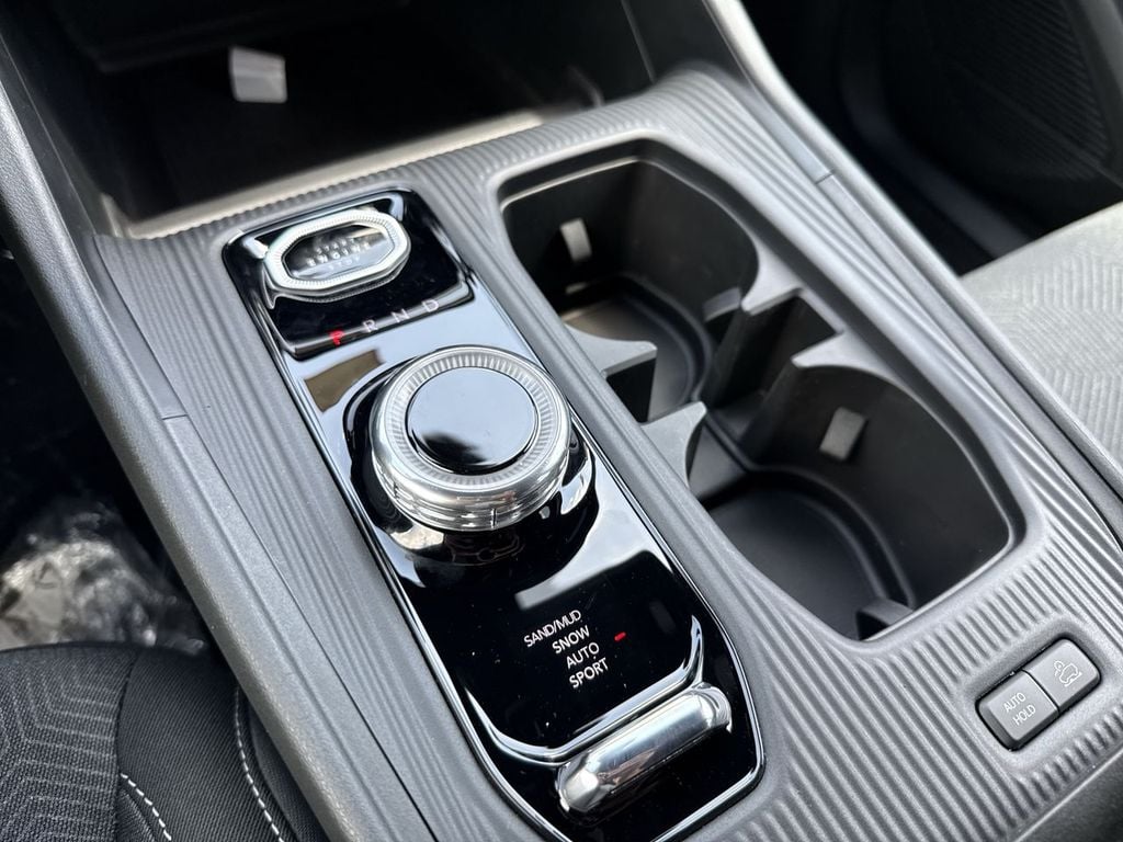 New 2026 Jeep Cherokee Laredo - photo - 25
