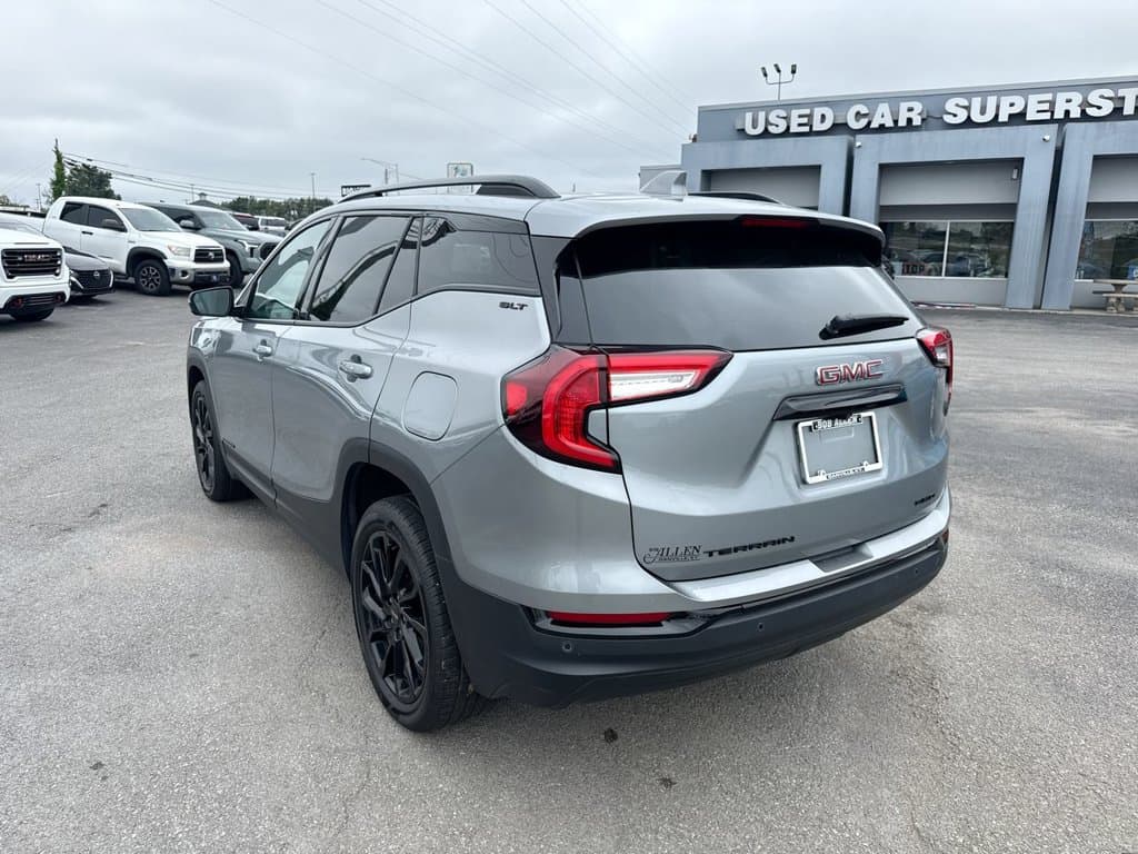 Pre-Owned 2024 GMC Terrain SLT - photo - 11