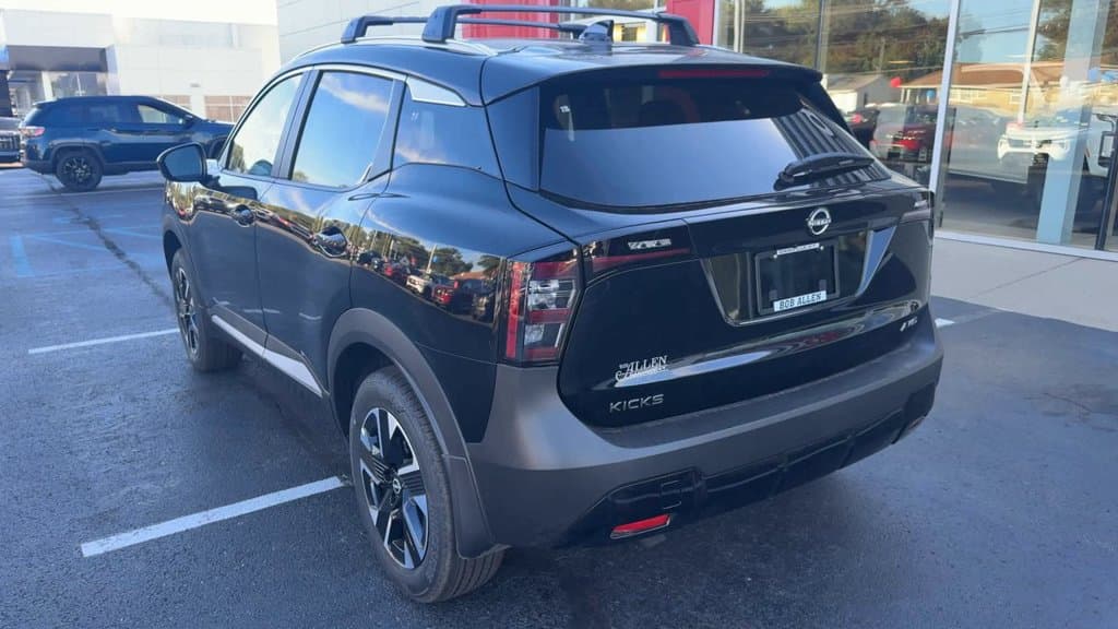 New 2027 Nissan Kicks SV - photo - 4