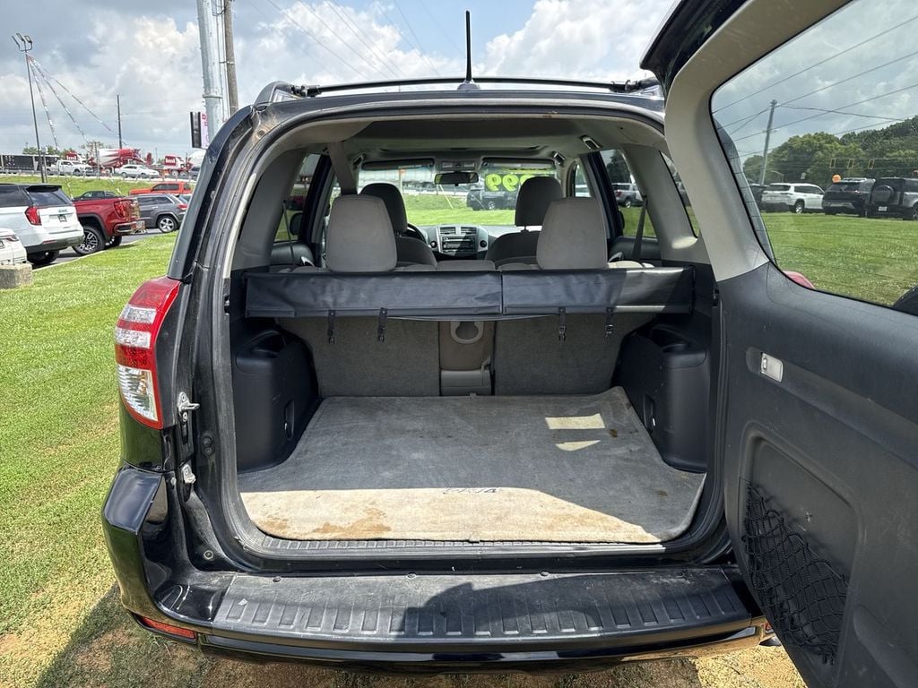Pre-Owned 2012 Toyota RAV4 Base - photo - 8