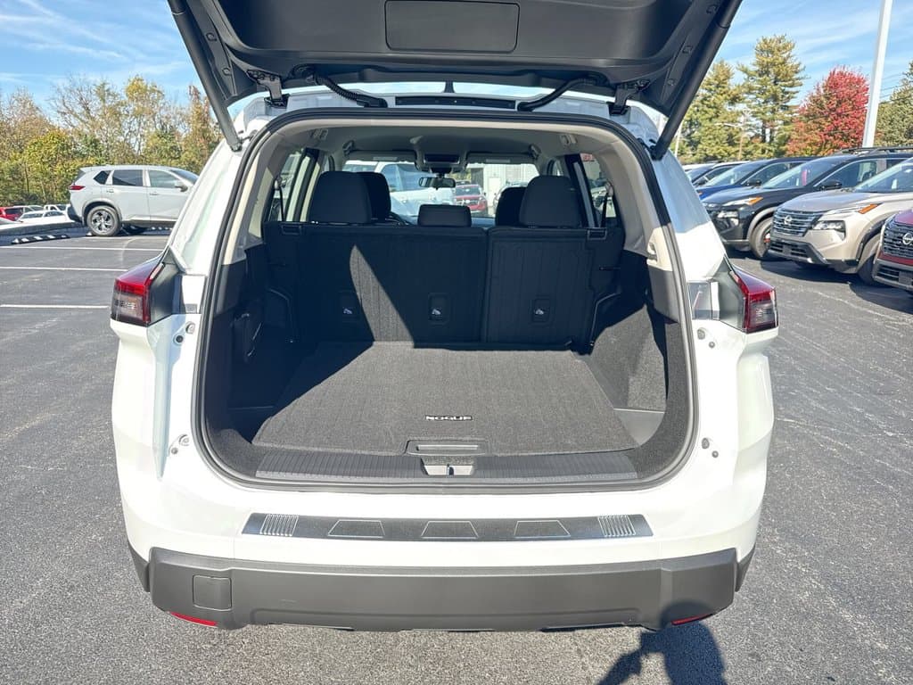 New 2026 Nissan Rogue SV - photo - 16