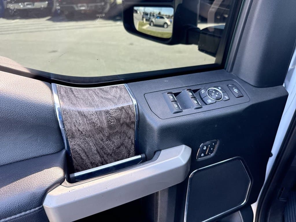 Pre-Owned 2019 Ford F-250SD Lariat - photo - 11