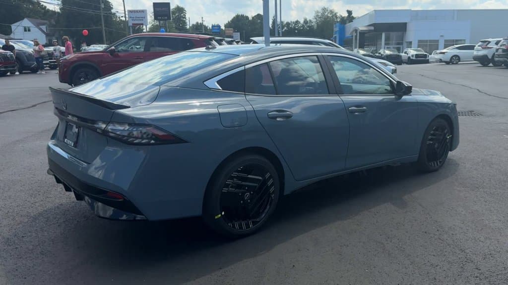 New 2027 Nissan Sentra SR - photo - 6