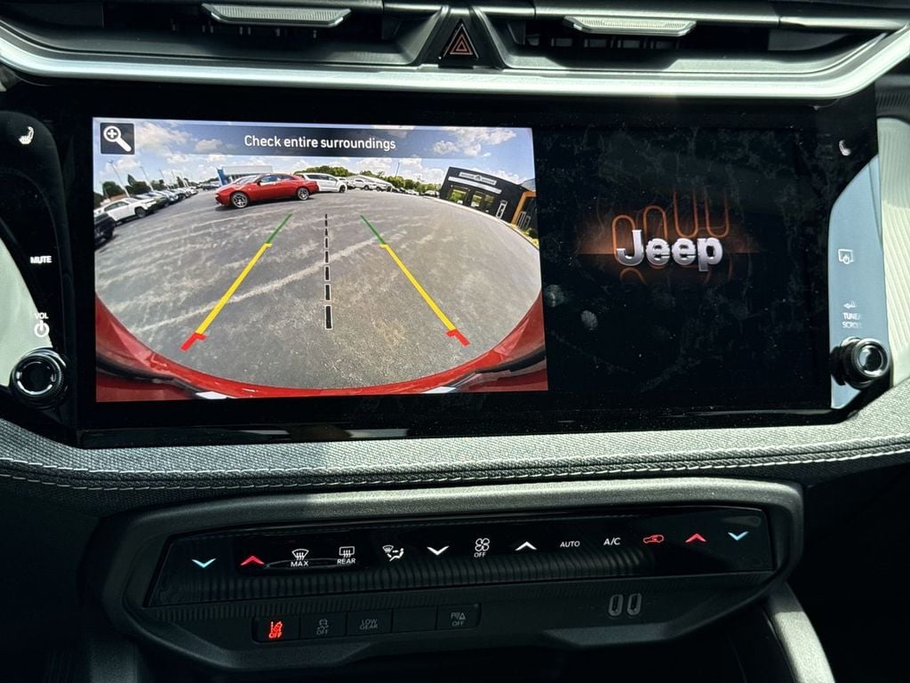New 2026 Jeep Cherokee Laredo - photo - 27