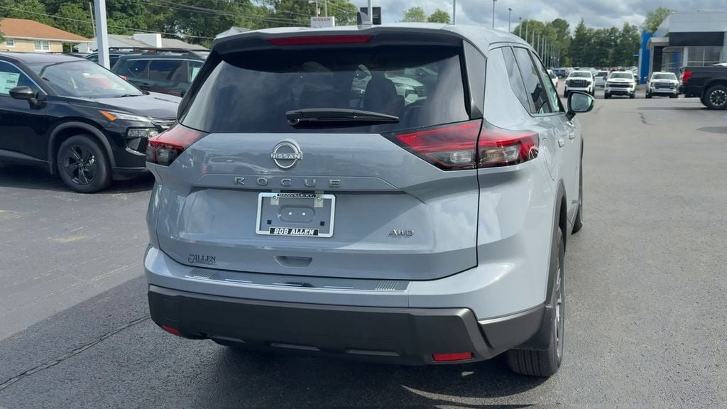 New 2026 Nissan Rogue SV - photo - 5