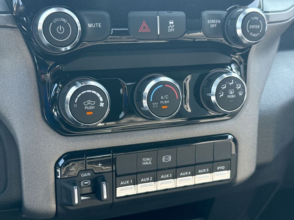 New 2026 Ram 3500 Tradesman - photo - 26