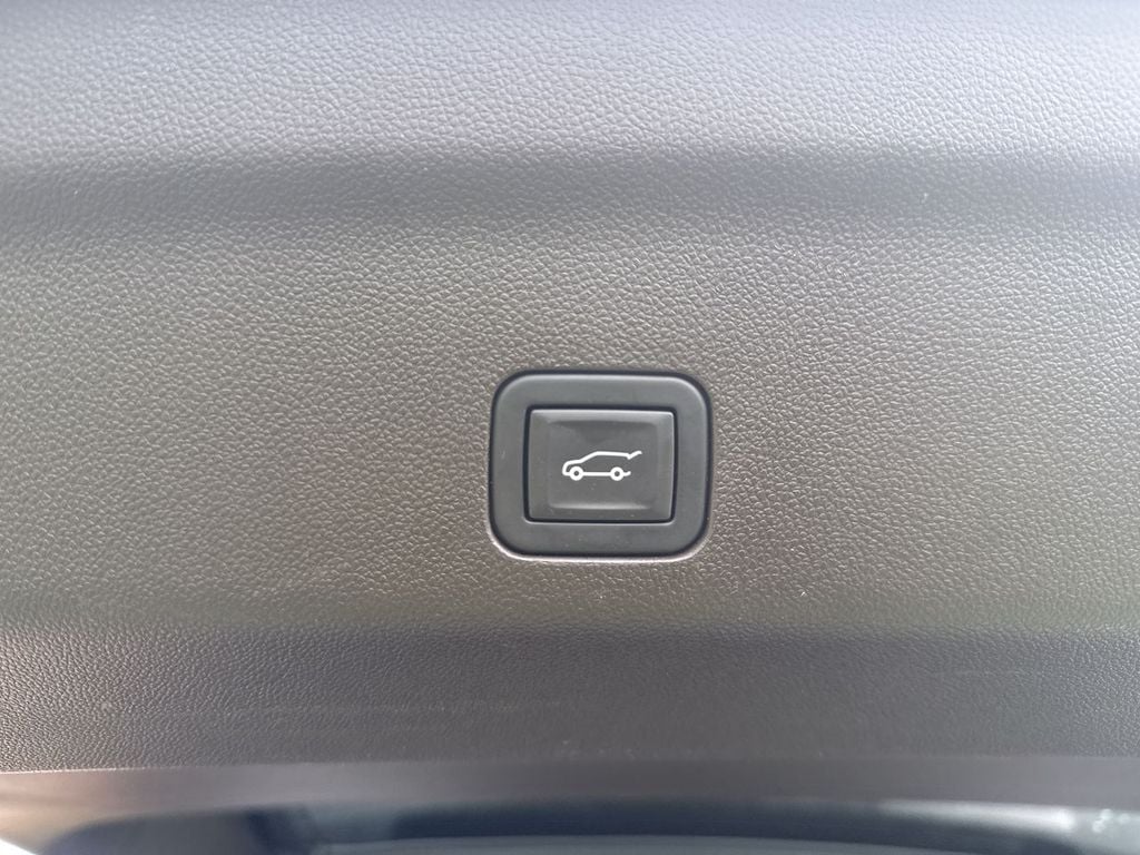 Pre-Owned 2024 Chevrolet Tahoe LT - photo - 17