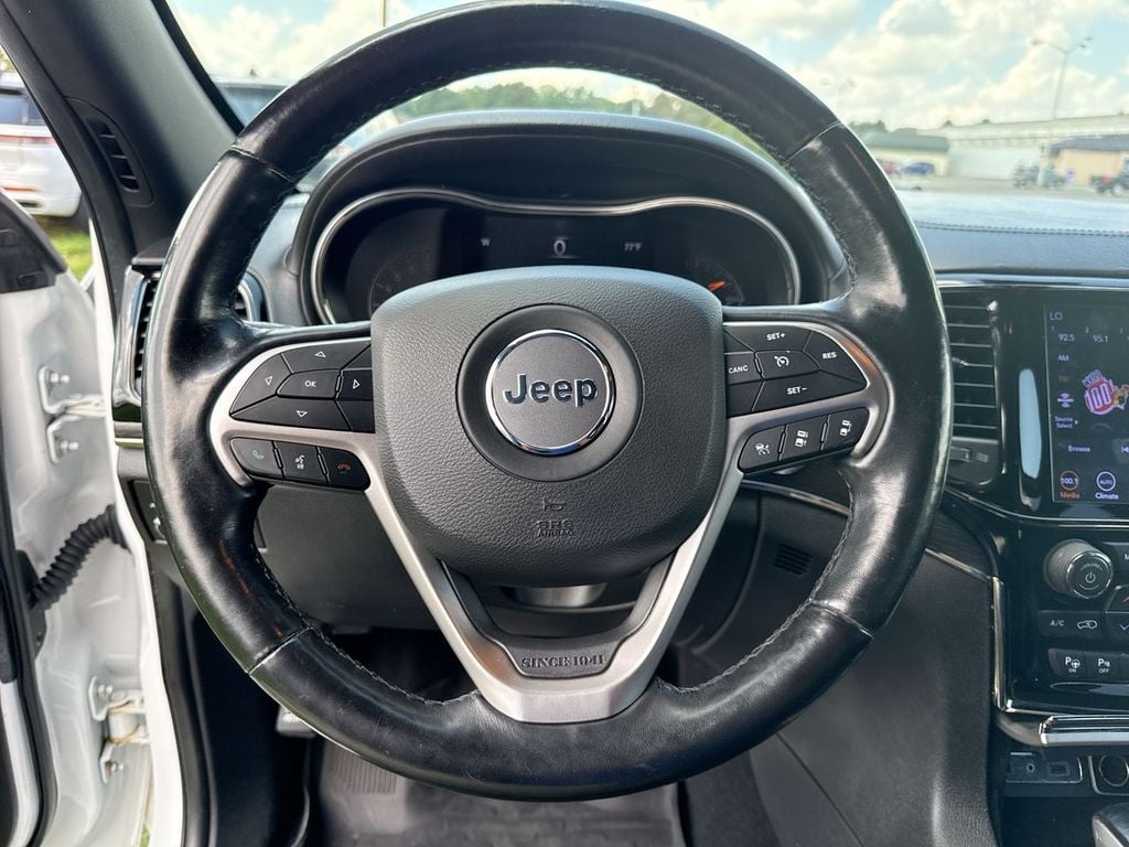 Pre-Owned 2020 Jeep Grand Cherokee Overland - photo - 15