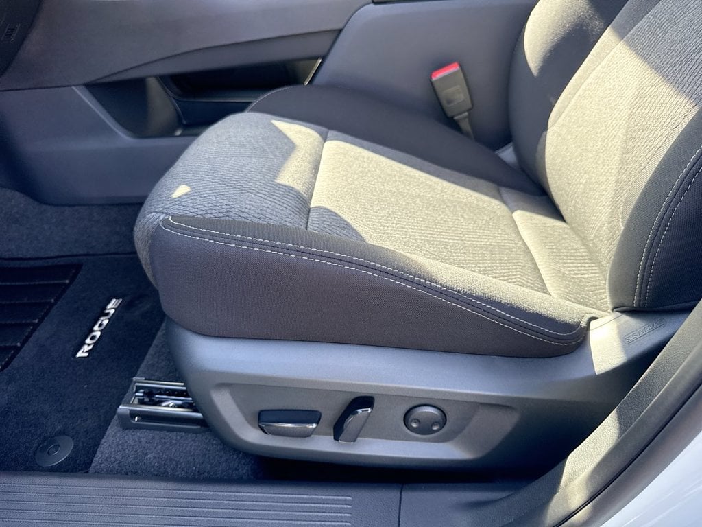 New 2026 Nissan Rogue SV - photo - 22