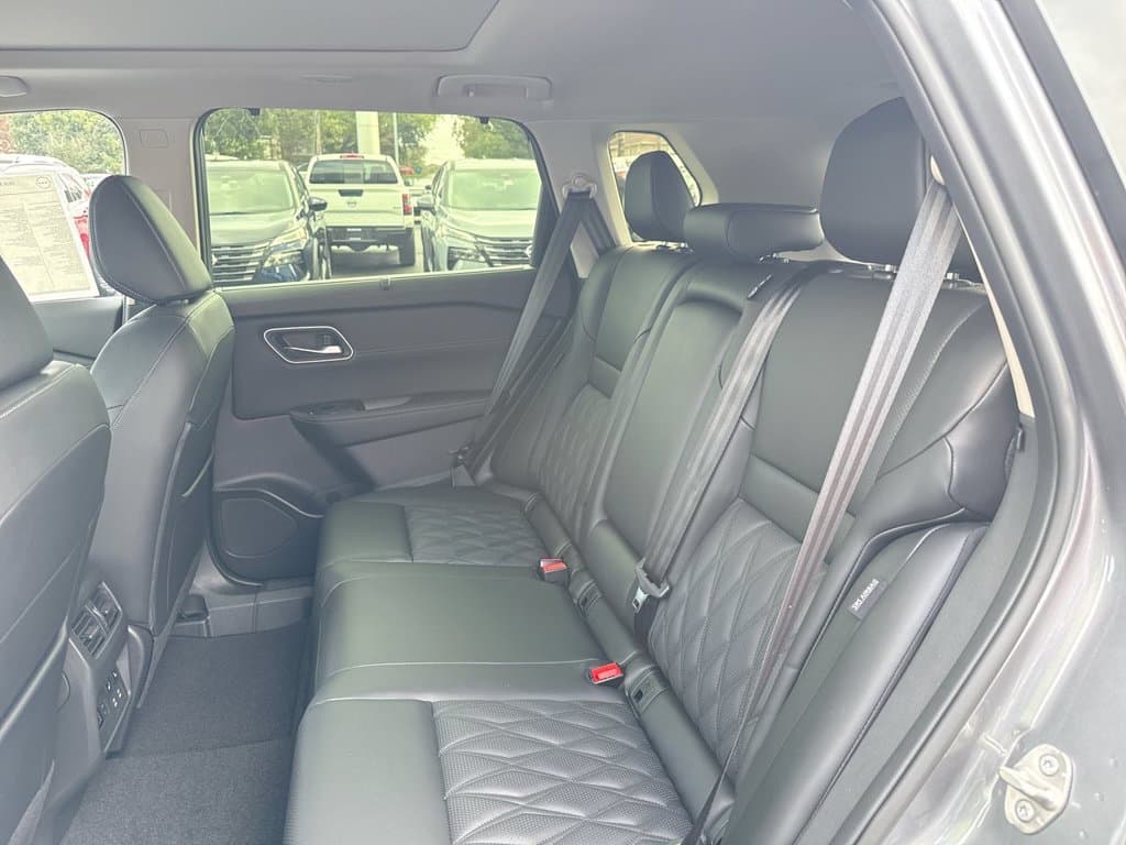 New 2026 Nissan Rogue Platinum - photo - 19