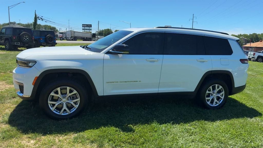 Pre-Owned 2022 Jeep Grand Cherokee L Limited - photo - 2