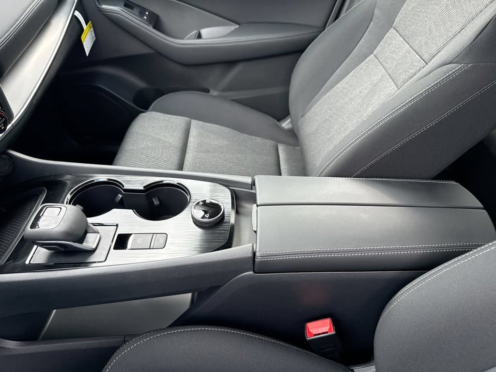 New 2026 Nissan Rogue SV - photo - 25