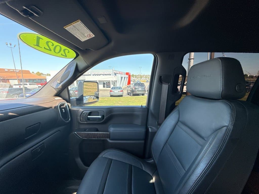 Pre-Owned 2021 GMC Sierra 2500HD Denali - photo - 30