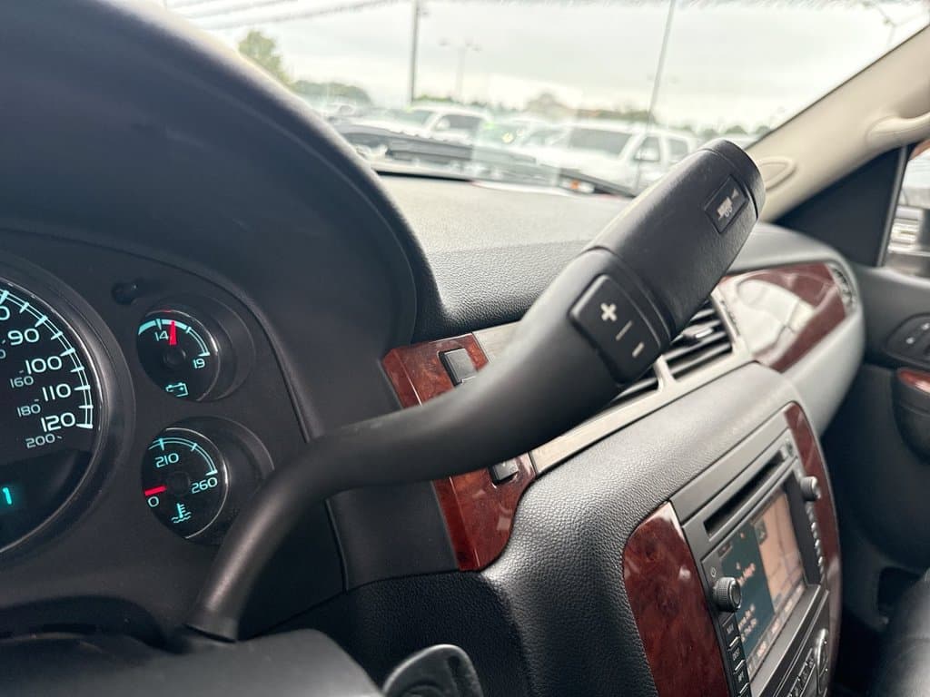 Pre-Owned 2011 Chevrolet Silverado 3500HD LTZ - photo - 17