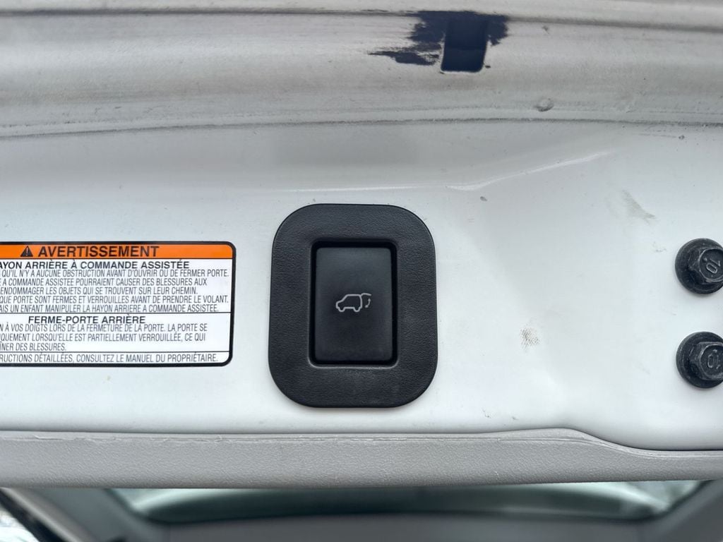 Pre-Owned 2018 Toyota Sienna Limited Premium - photo - 9