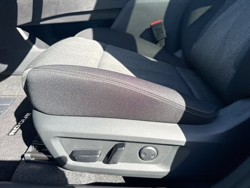 New 2026 Nissan Rogue SV - photo - 22