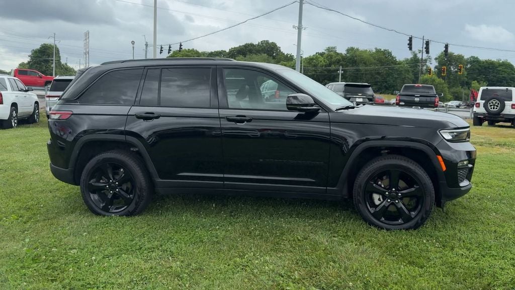 Pre-Owned 2025 Jeep Grand Cherokee Limited - photo - 7