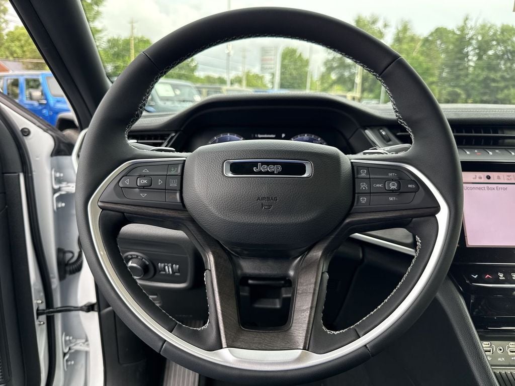 New 2026 Jeep Grand Cherokee L Altitude - photo - 24