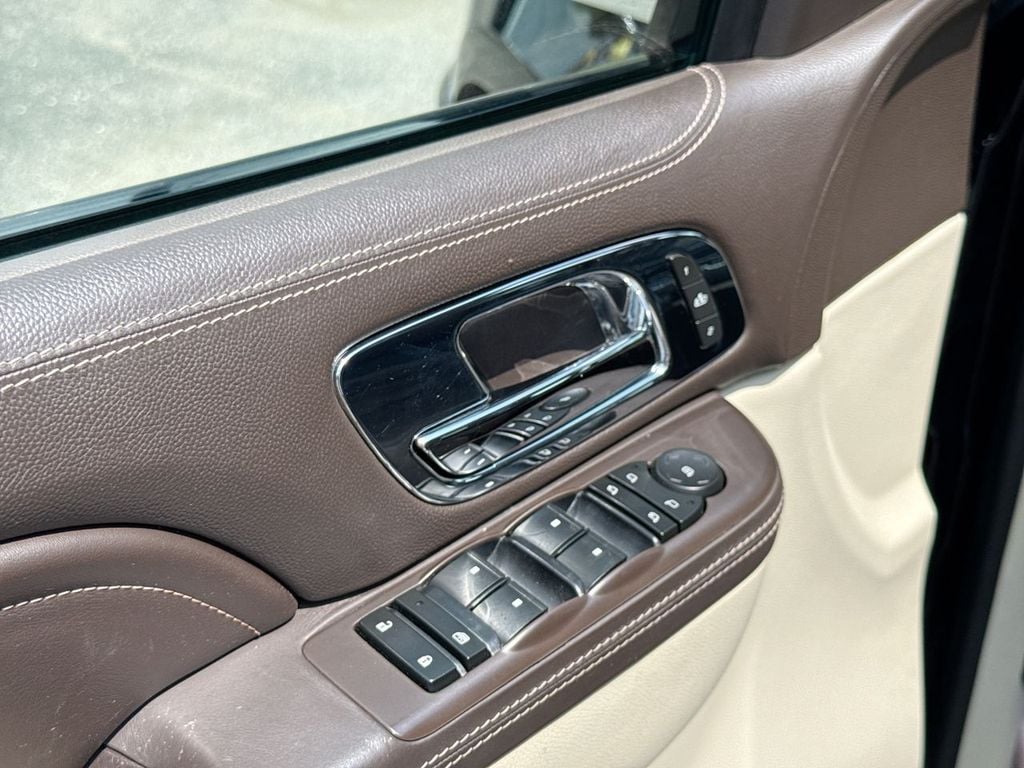 Pre-Owned 2014 Cadillac Escalade Platinum Edition - photo - 14