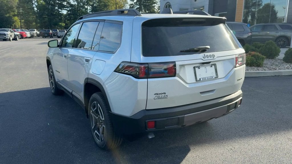 New 2026 Jeep Cherokee Laredo - photo - 4