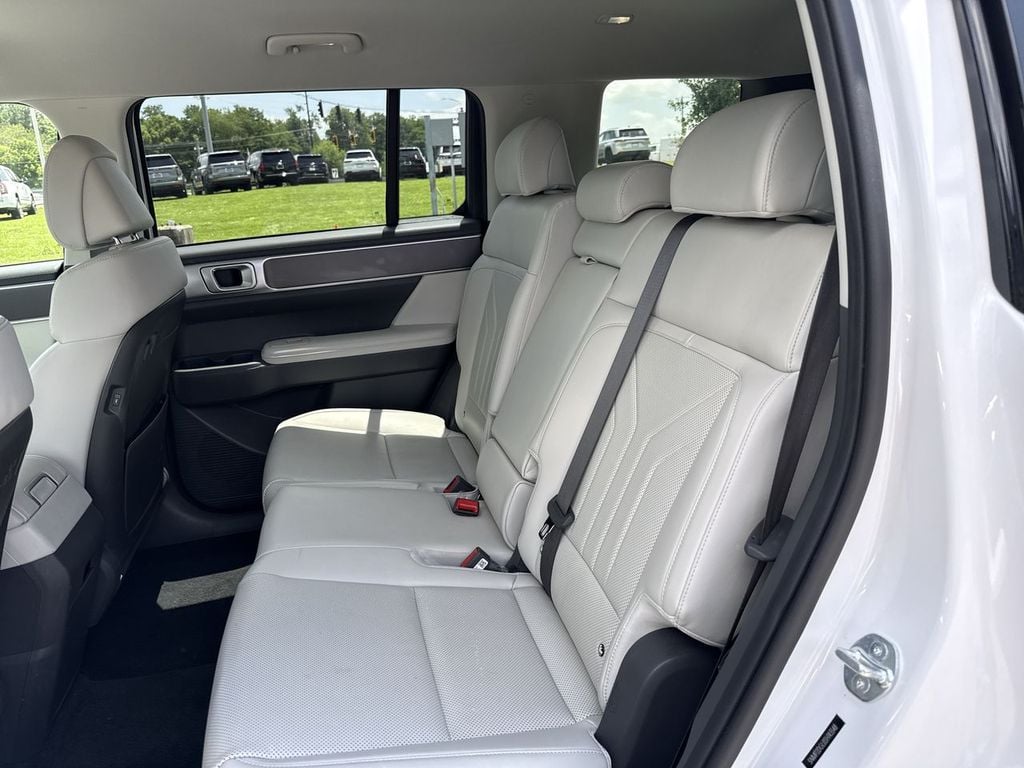 Pre-Owned 2025 Hyundai Santa Fe SEL - photo - 20