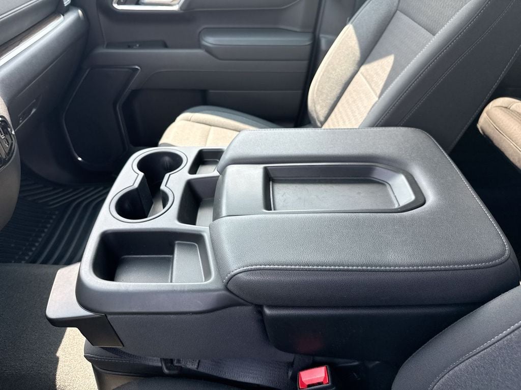 Pre-Owned 2025 Chevrolet Silverado 1500 LT - photo - 24