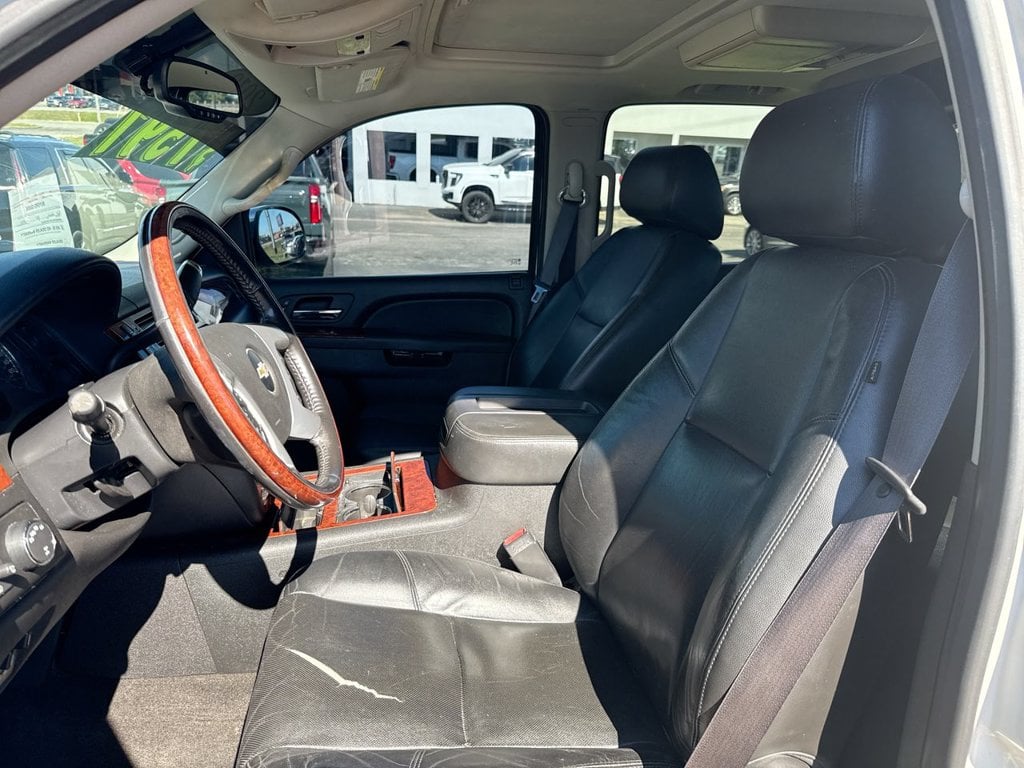 Pre-Owned 2012 Chevrolet Avalanche 1500 LTZ - photo - 12