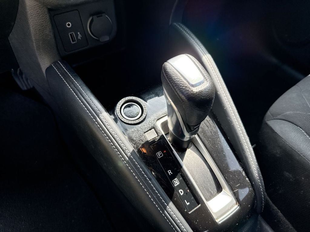 Pre-Owned 2019 Nissan Kicks S - photo - 17