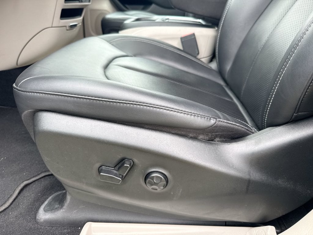 Pre-Owned 2024 Chrysler Pacifica Touring L - photo - 23