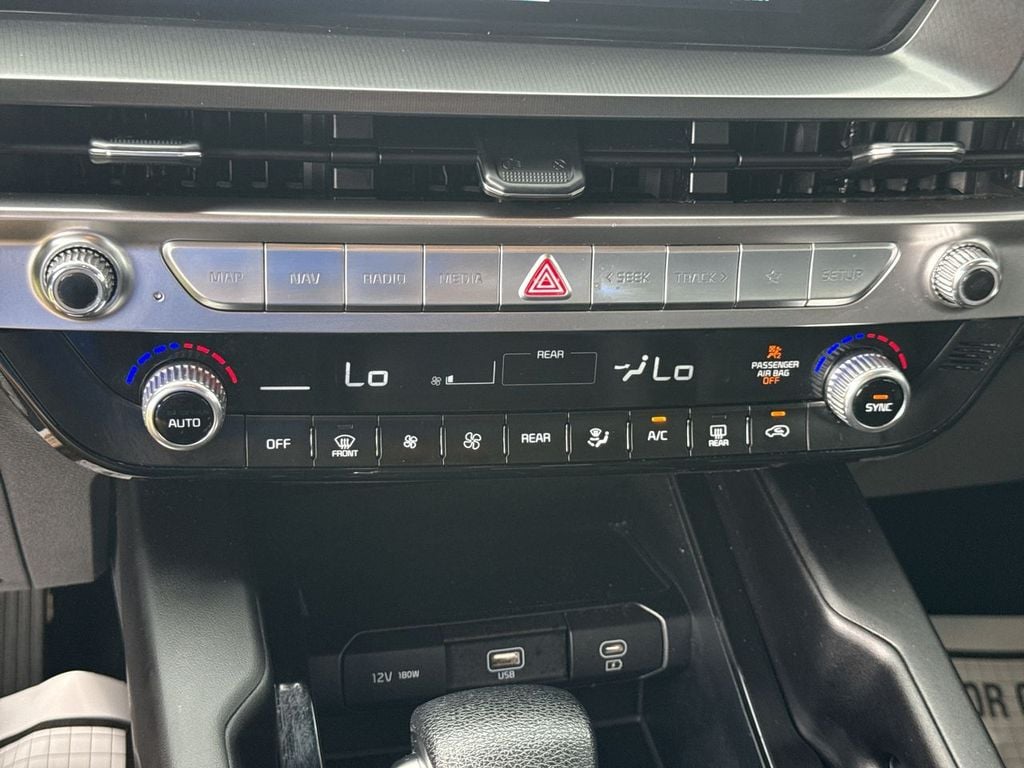 Pre-Owned 2024 Kia Telluride LX - photo - 30