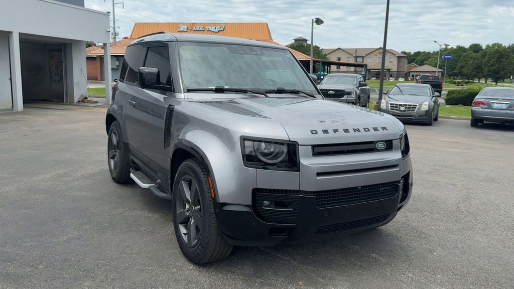 Pre-Owned 2023 Land Rover Defender 90 X-Dynamic SE - photo - 8