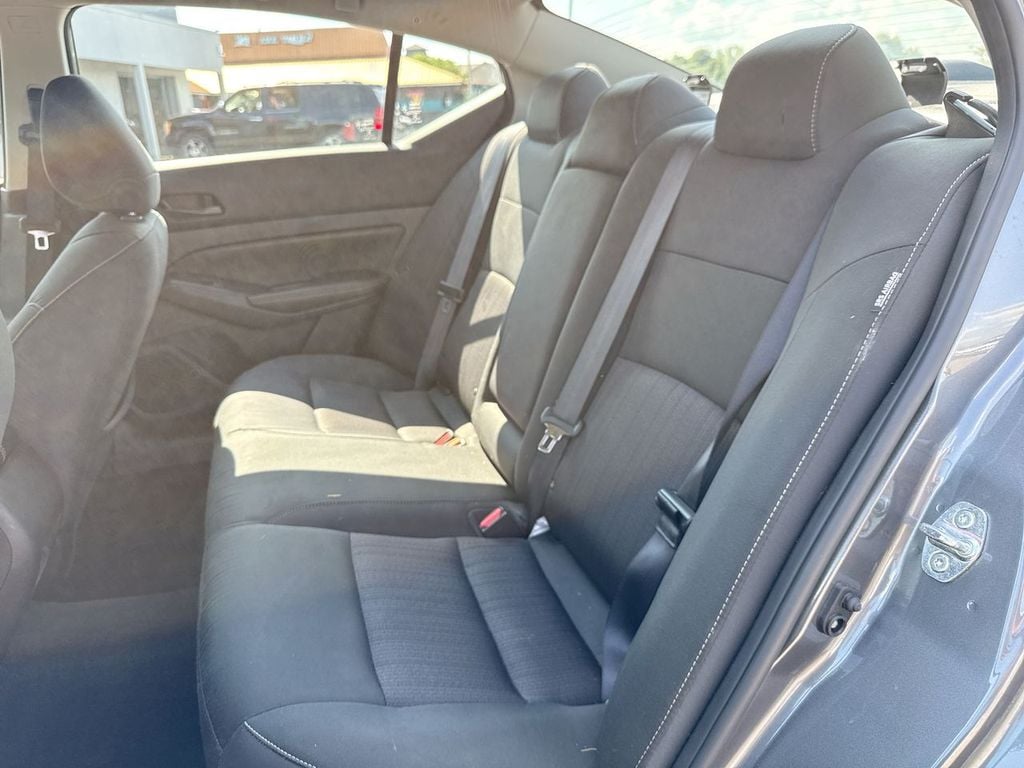 Pre-Owned 2025 Nissan Altima 2.5 SV - photo - 18