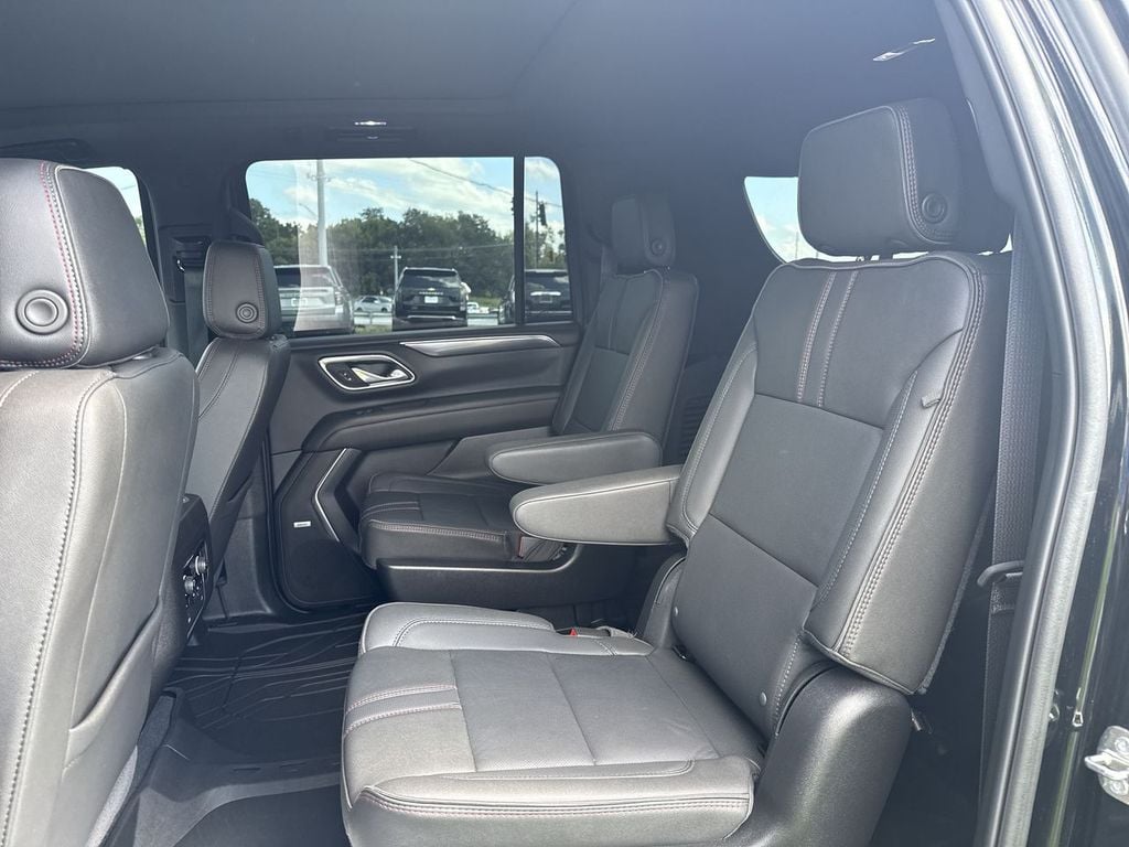 Pre-Owned 2024 Chevrolet Suburban RST - photo - 20