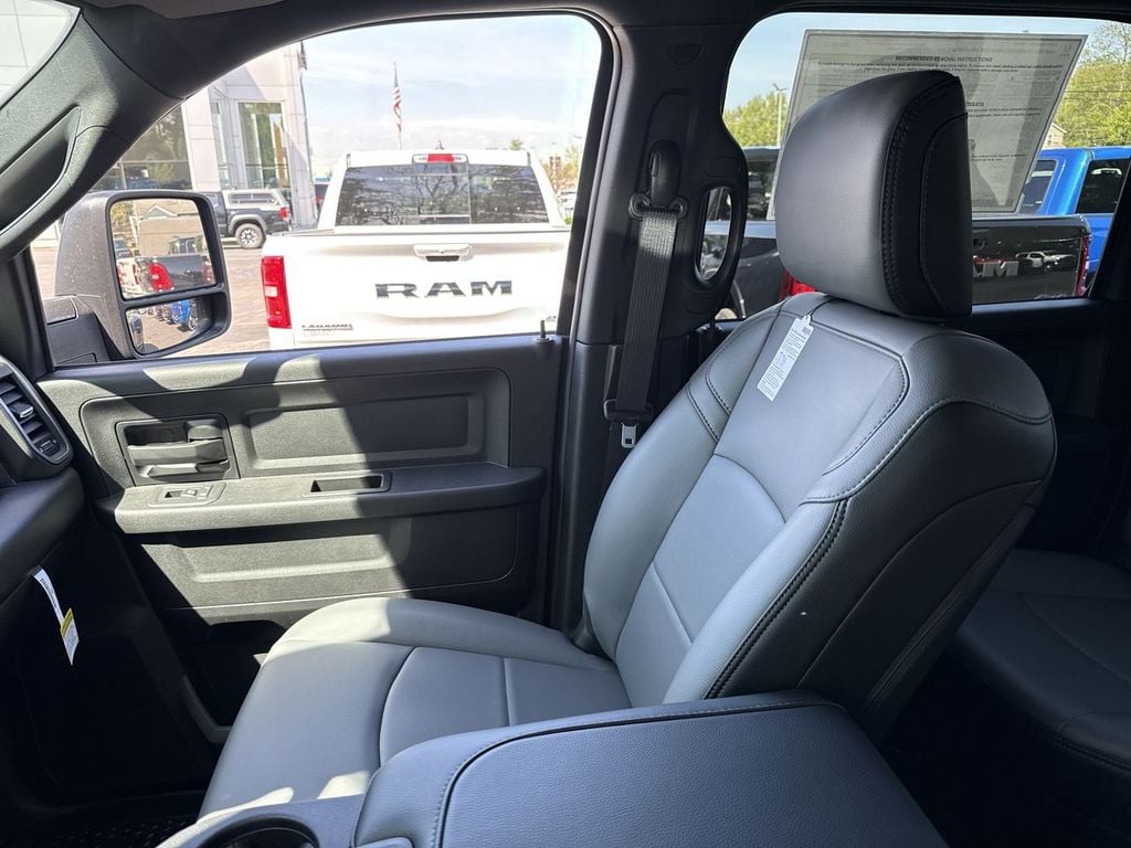 New 2026 Ram 3500 Tradesman - photo - 29
