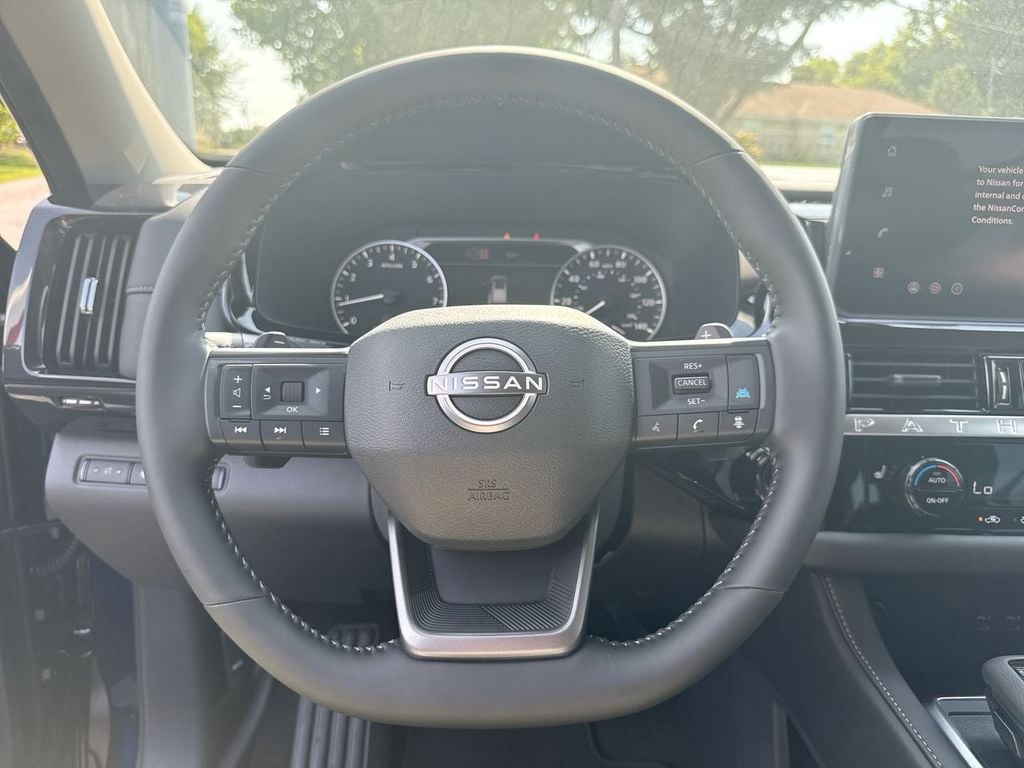 New 2026 Nissan Pathfinder SV - photo - 24