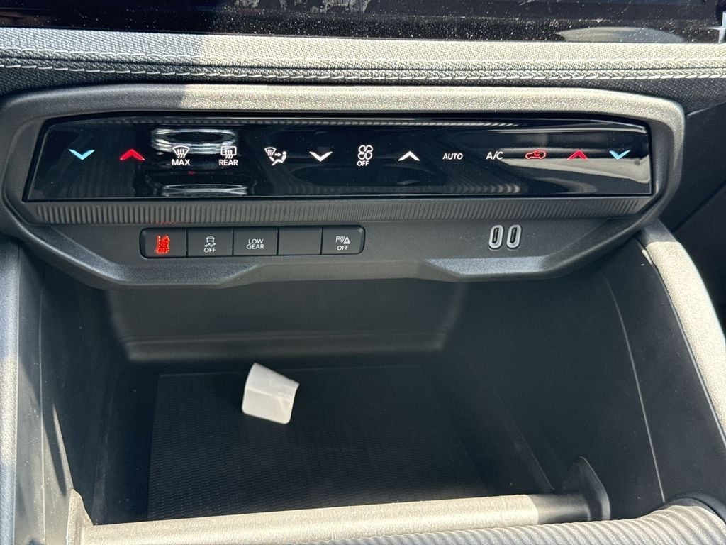 New 2026 Jeep Cherokee Laredo - photo - 28