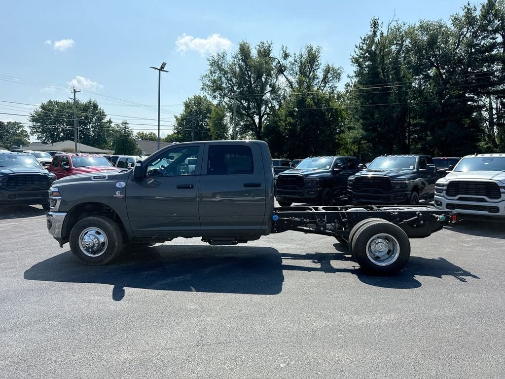 New 2026 Ram 3500 Tradesman - photo - 10