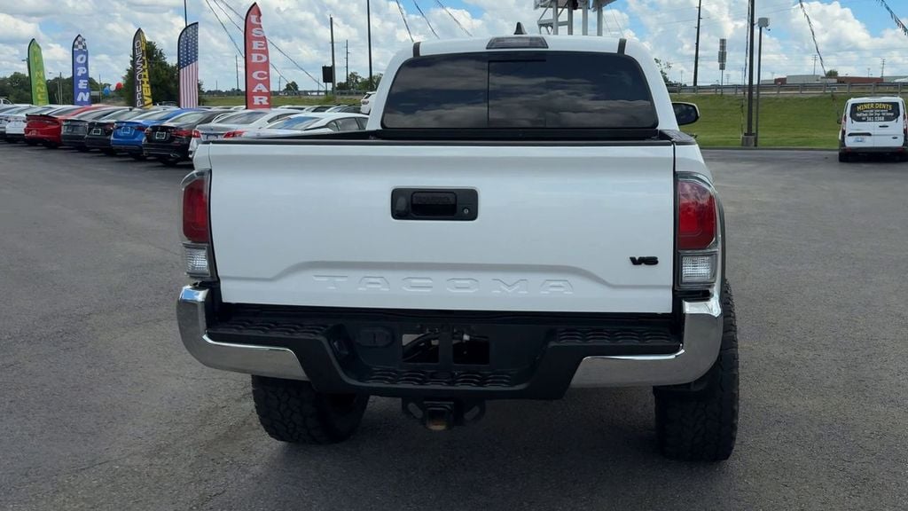 Pre-Owned 2022 Toyota Tacoma TRD Off-Road - photo - 5