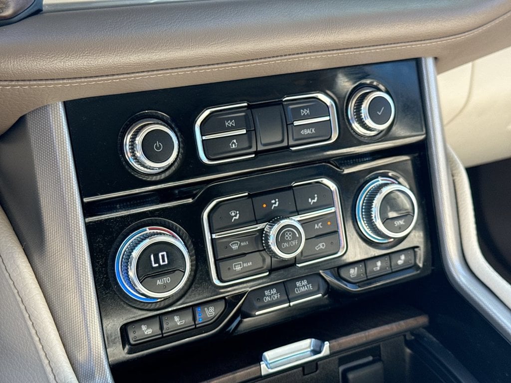 Pre-Owned 2023 GMC Yukon XL Denali - photo - 31